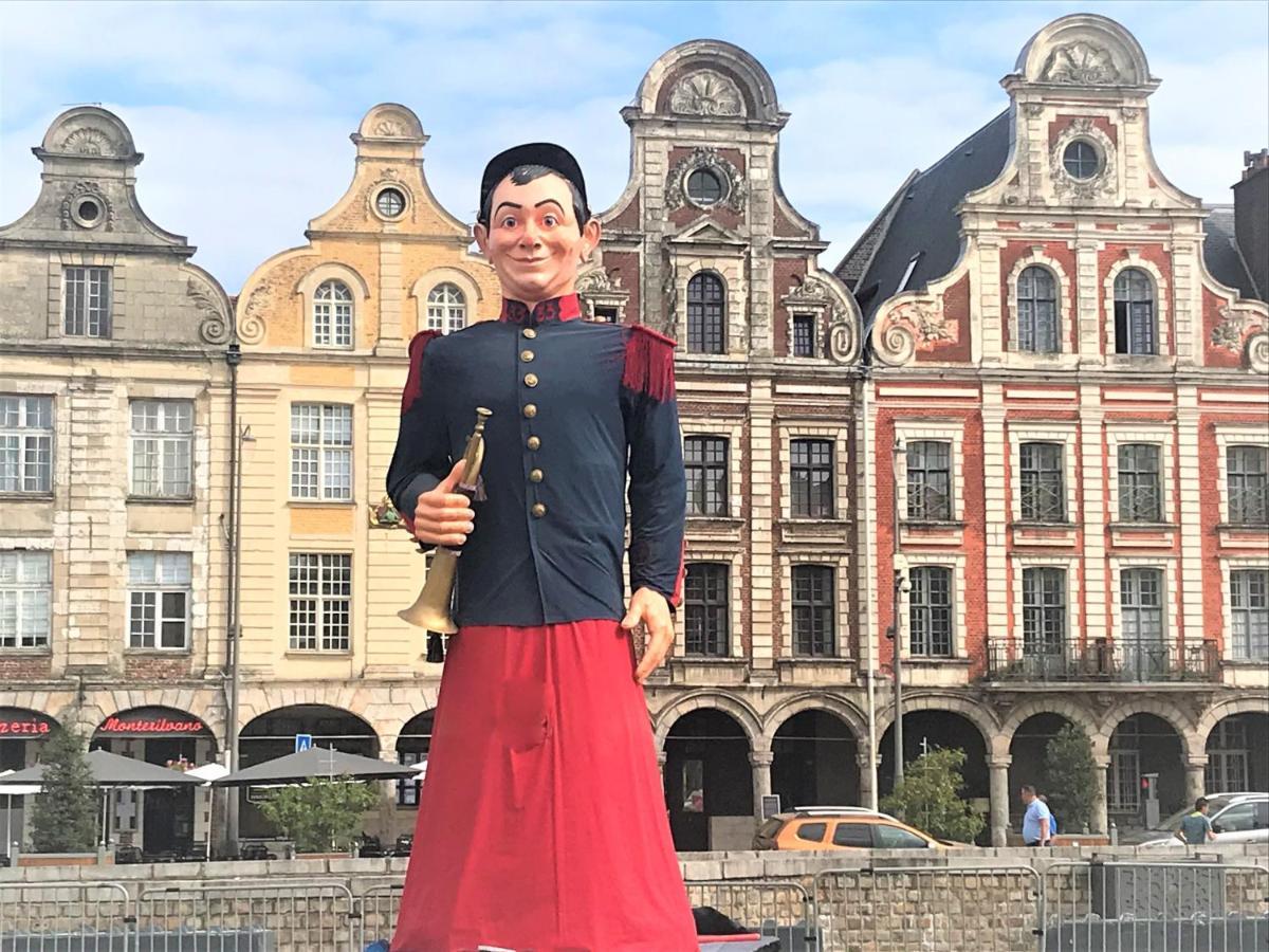 Le Bleu Arrageois Daire Arras Dış mekan fotoğraf